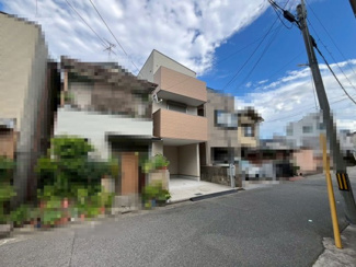 【前面道路含む現地写真】 | 香ヶ丘町１丁　中古戸建 | 閑静な住宅地で子育て家族にピッタリ！毎日のお散歩も快適な緑に恵まれたエリアです♪