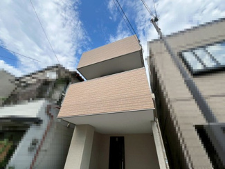 【バルコニー】 | 香ヶ丘町１丁　中古戸建 | 【浴室】一坪以上の浴室でのびのび一日の疲れを癒して下さいね！浴室に窓が付いているので、換気ができて湿気やカビ防止になりますよ♪