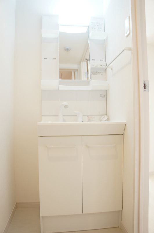 リブリ・杉田の洗面所|明るい洗面所です