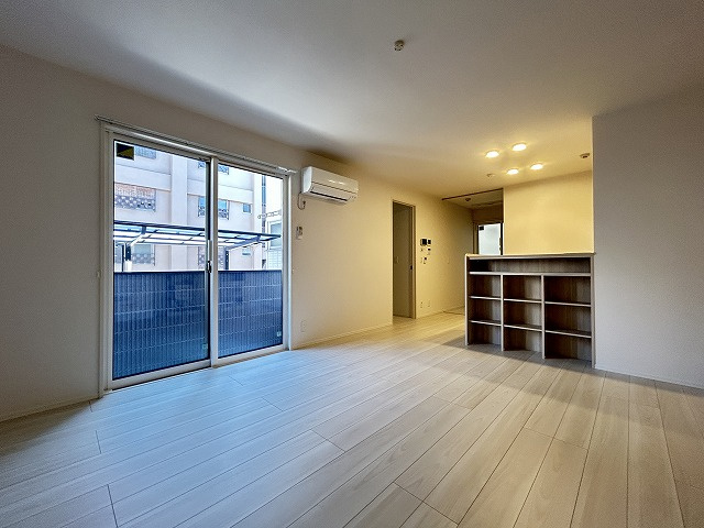 D-ROOM東花園の居間・リビング