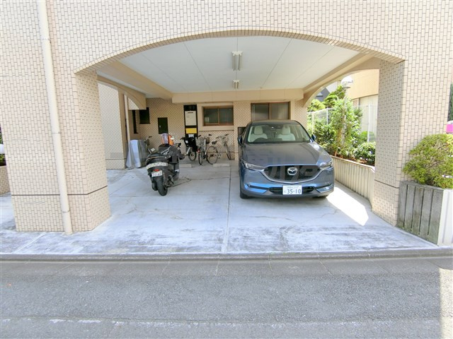 レジデンス池上の駐車場