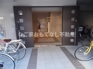 【エントランス】
