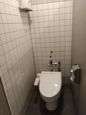 【トイレ】 | 西五反田８丁目ビル | ゆったりとした空間のトイレです