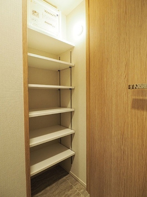 【その他】 | ネベル三鷹 | 玄関収納　※2020年6月撮影