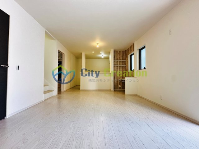 平塚市平塚１期  新築戸建全２棟　2号棟の居間・リビング