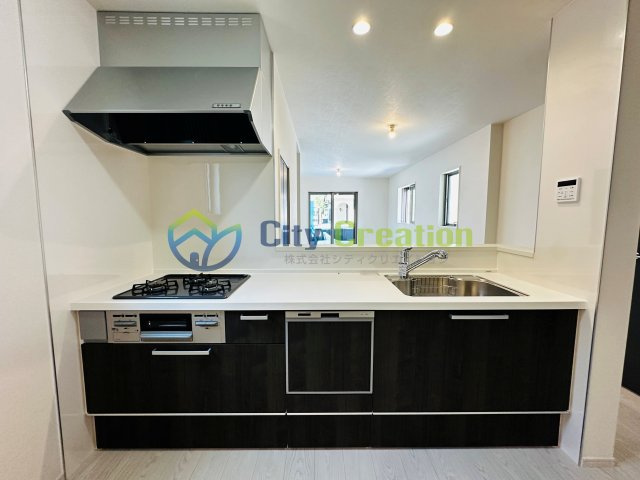 平塚市平塚１期  新築戸建全２棟　2号棟のキッチン