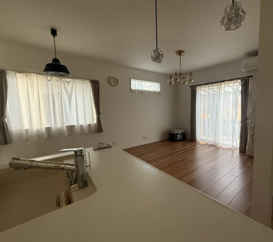 高崎市成田町30-97の居間・リビング