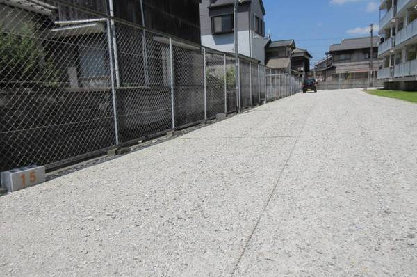 ビレッジハウス今在家1号棟の駐車場