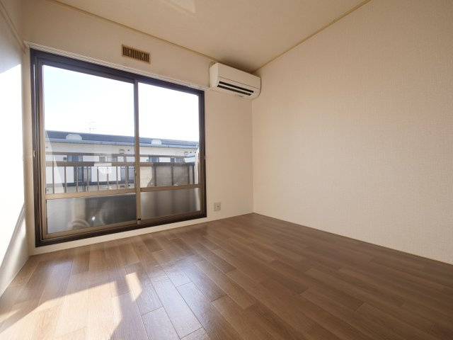 パナハイツ芳泉Ａ棟の洋室