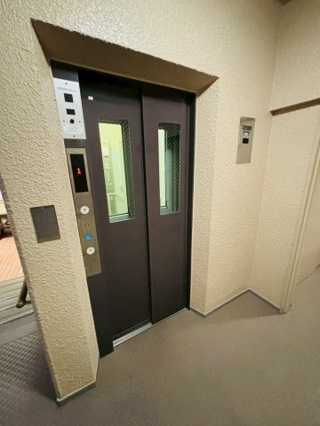 ユニライフ甲子園のその他共用部分|エレベーター