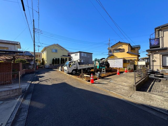 【前面道路含む現地写真】 | □■平塚市南金目 売地■□ | 南東側道路。周辺は静かな住宅地が広がる穏やかなエリアです。