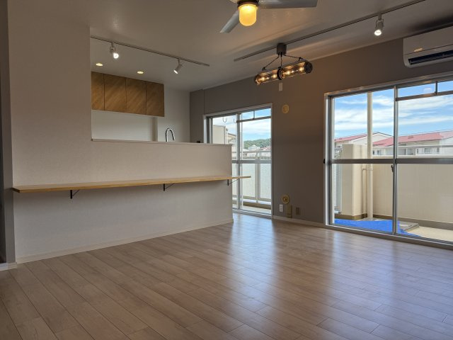 研究学園5団地・526号棟の居間・リビング