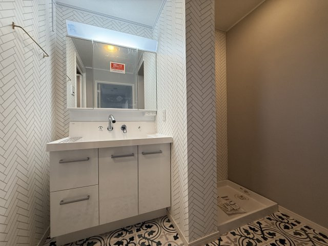 研究学園5団地・526号棟の洗面所