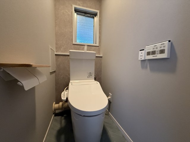 研究学園5団地・526号棟のトイレ