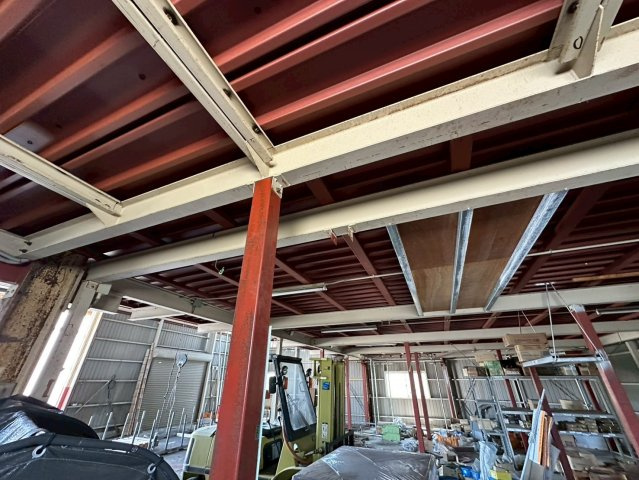 井上町9丁目貸倉庫の内装