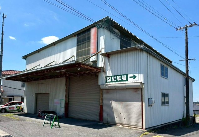 井上町9丁目貸倉庫の外観