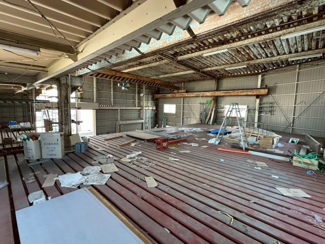 井上町9丁目貸倉庫の内装