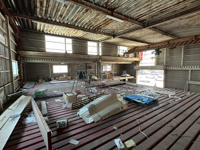 井上町9丁目貸倉庫の内装