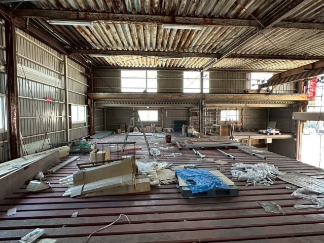 井上町9丁目貸倉庫の内装