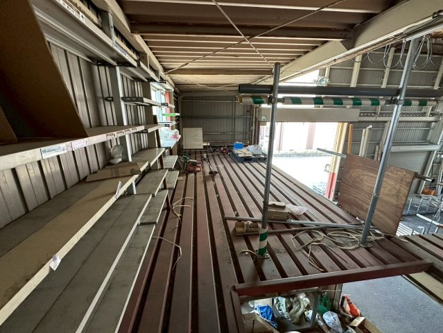 井上町9丁目貸倉庫の内装