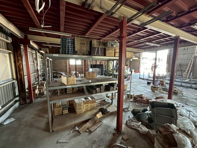 井上町9丁目貸倉庫の内装