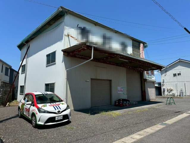 井上町9丁目貸倉庫の外観