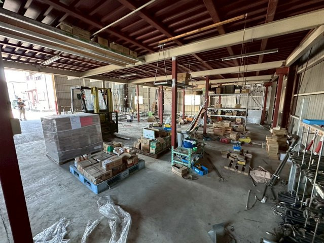 井上町9丁目貸倉庫の内装