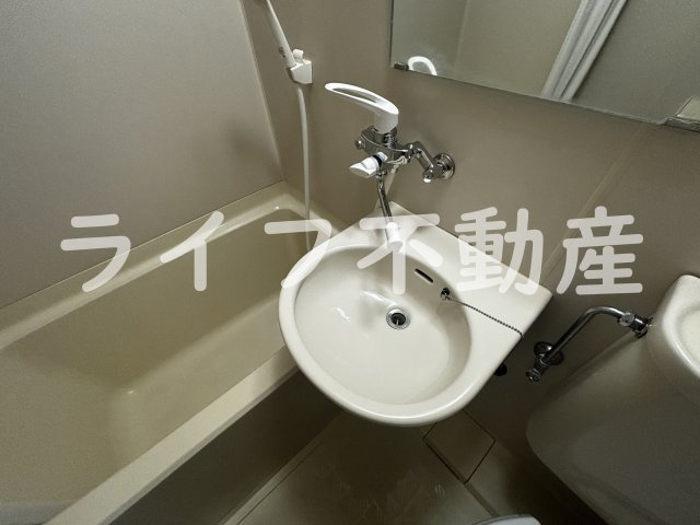 ハイツ松風の洗面所|広い洗面スペース