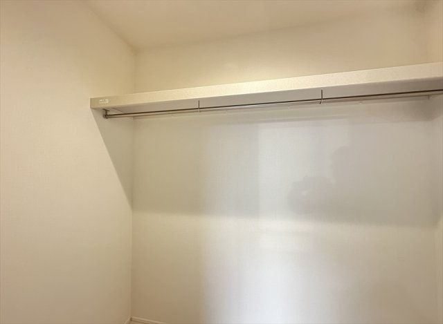 【収納】 | 朝霞市宮戸3丁目　新築一戸建住宅　全2棟　(丸井志木店) | 大容量のWICは衣類や季節家電も保管できます。