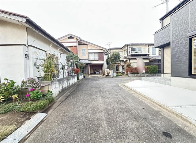 【前面道路含む現地写真】 | 朝霞市宮戸3丁目　新築一戸建住宅　全2棟　(丸井志木店) | 前面道路の様子