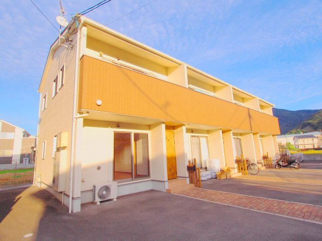 Skyfield B棟の外観