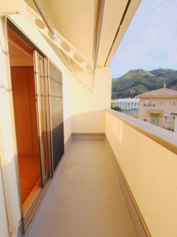 Skyfield B棟のバルコニー