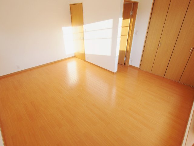 Skyfield B棟の洋室