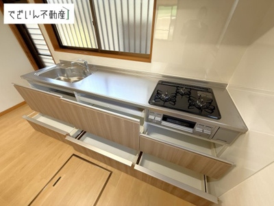 【キッチン】 | 本庄市小島南3丁目　中古住宅   | 現地(2025年7月撮影)