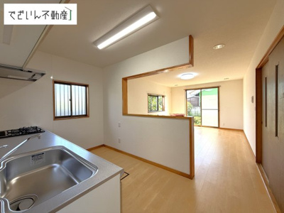 【居間・リビング】 | 本庄市小島南3丁目　中古住宅   | 現地(2025年7月撮影)