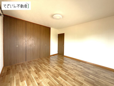 【洋室】 | 本庄市小島南3丁目　中古住宅   | 2F8帖洋室
現地(2025年7月撮影)