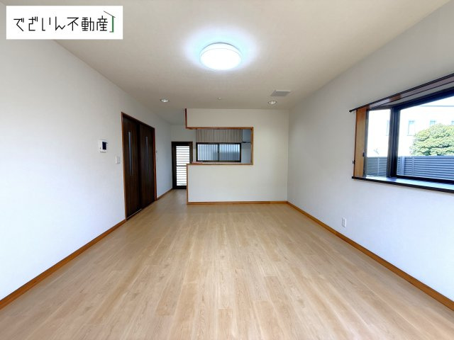 【居間・リビング】 | 本庄市小島南3丁目　中古住宅   | 現地(2025年7月撮影)