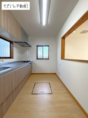 【キッチン】 | 本庄市小島南3丁目　中古住宅   | 現地(2025年7月撮影)