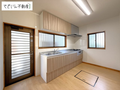 【キッチン】 | 本庄市小島南3丁目　中古住宅   | 現地(2025年7月撮影)