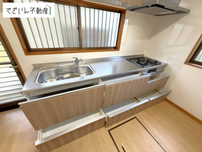 【キッチン】 | 本庄市小島南3丁目　中古住宅   | 現地(2025年7月撮影)