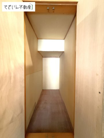 【収納】 | 本庄市小島南3丁目　中古住宅   | 1F階段下収納
現地(2025年7月撮影)