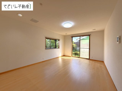 【居間・リビング】 | 本庄市小島南3丁目　中古住宅   | 現地(2025年7月撮影)
