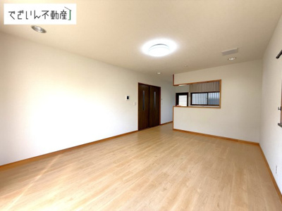 【居間・リビング】 | 本庄市小島南3丁目　中古住宅   | 現地(2025年7月撮影)