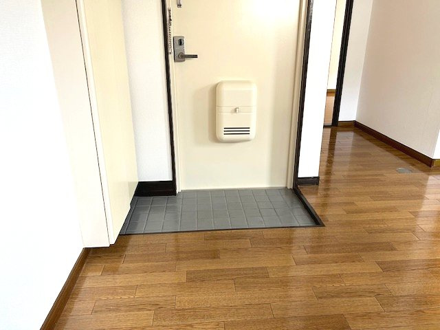 アパートメントオーランドの玄関