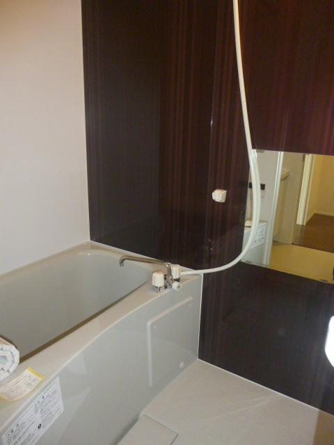 ノナ駒場　南向き　最上階　駅近の浴室