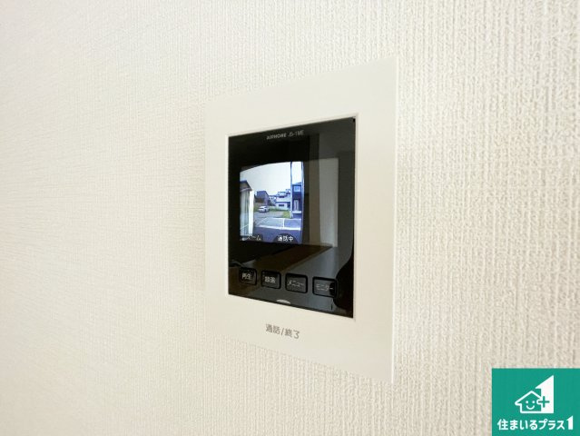 天理市田町　第1期　新築一戸建ての防犯設備|カラーモニターインターホン！声だけでなく来訪者の姿や顔がモニターで確認できるので、小さなお子様がいらっしゃるご家庭でも安心できます！