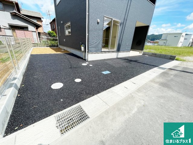 天理市田町　第1期　新築一戸建ての駐車場|駐車スペース！散水栓があるので、こまめに愛車を洗えます！