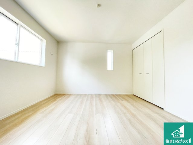 天理市田町　第1期　新築一戸建ての洋室|シンプルな洋室は、自分好みのインテリアが楽しめます♪ご家族とインテリアや家具を選びに行くのは新築購入時の醍醐味の一つです。ぜひお楽しみください♪