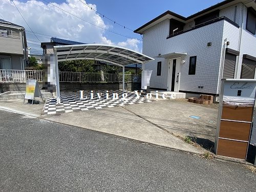 【駐車場】 | 【仲介手数料０円】秦野市ひばりヶ丘　中古一戸建て | 秦野市ひばりヶ丘　中古一戸建て