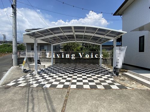 【駐車場】 | 【仲介手数料０円】秦野市ひばりヶ丘　中古一戸建て | 秦野市ひばりヶ丘　中古一戸建て